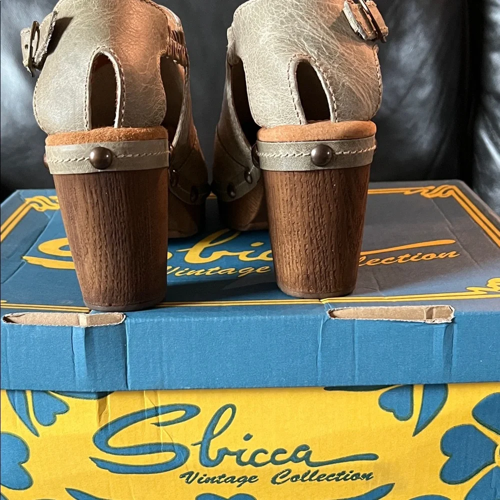 Sbicca Beige Leather Mules with Wooden Heel (Brand New) - Picture 5 of 9